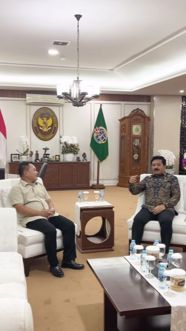 Mantan Panglima TNI Didatangi Adiknya Eks Kasad ke Ruang Kerja, Ada Apa?