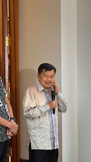 Usai Diskusi Dengan Ganjar, JK Keras Singgung Jokowi: Berlaku Adil, Bersikap Netral!