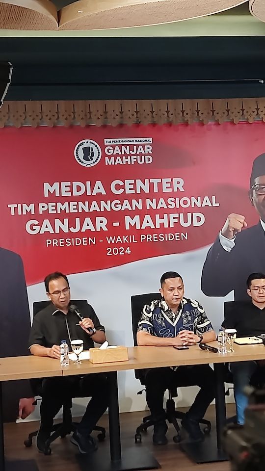 VIDEO: TPN Ganjar Tajam Soroti Acara Desa Bersatu Dihadiri Gibran, Bawaslu Harus Gerak!