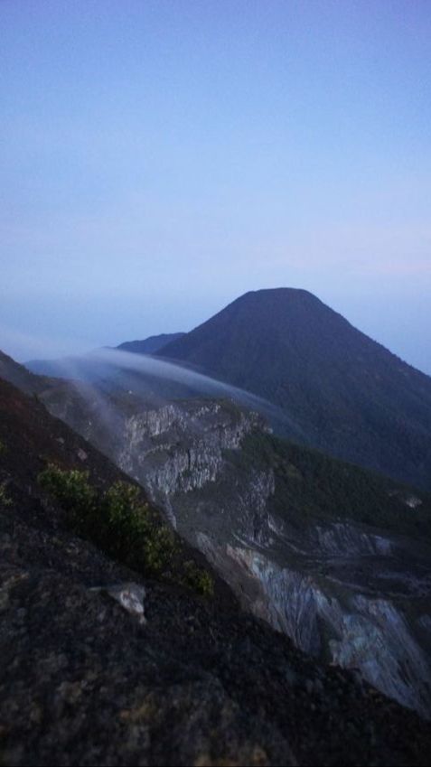 Mitos Gunung Gede Pangrango, Ada Ikan Misterius di Telaga Tiga Warna