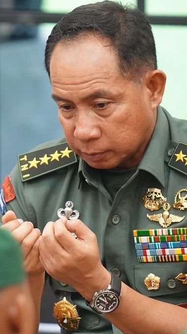 Potret Jenderal Agus Subiyanto Berdoa Khusyu saat Penerimaan Kunci Rumah Panglima 'Bismillah, Serah Terima Kunci Rumah Panglima TNI'