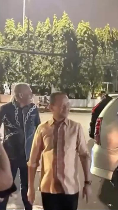 Sosok Mpok Lempeng Malam Hari Dicari-Cari Pak Menteri, Siapa Dia?