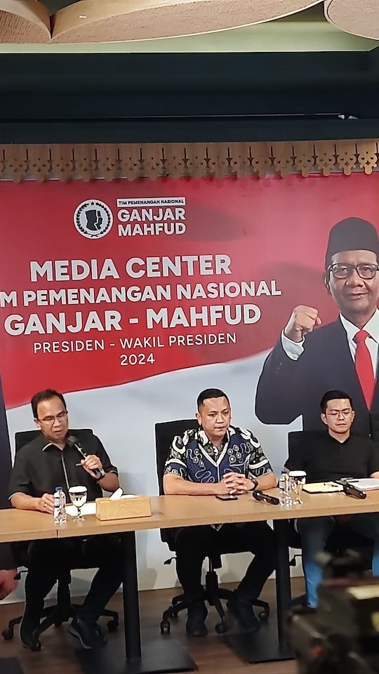 VIDEO: TPN Ganjar Sewot Prabowo-Gibran Kerahkan Aparat Desa