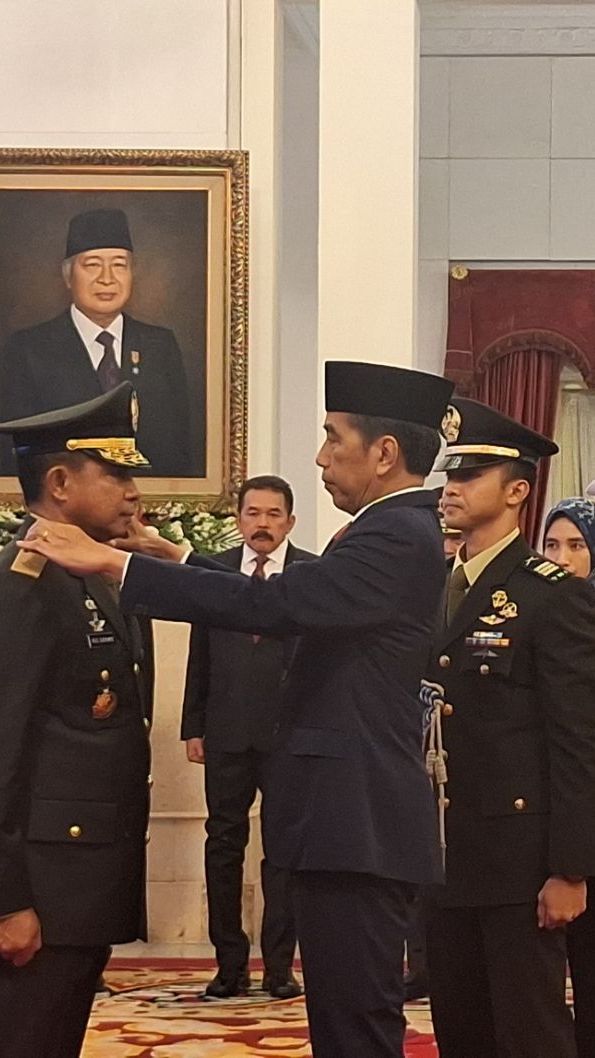 VIDEO: Dilantik Jokowi Lantik, Jenderal Agus Resmi Jadi Panglima TNI