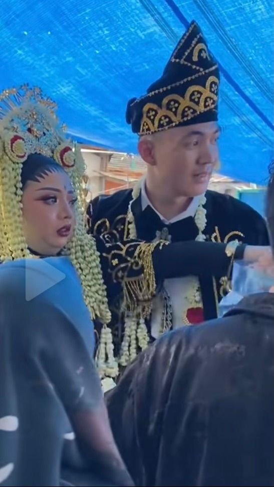 Viral Momen Pengantin di Banjarmasin Kesurupan, Mempelai Pria Minta Kembang 7 Rupa