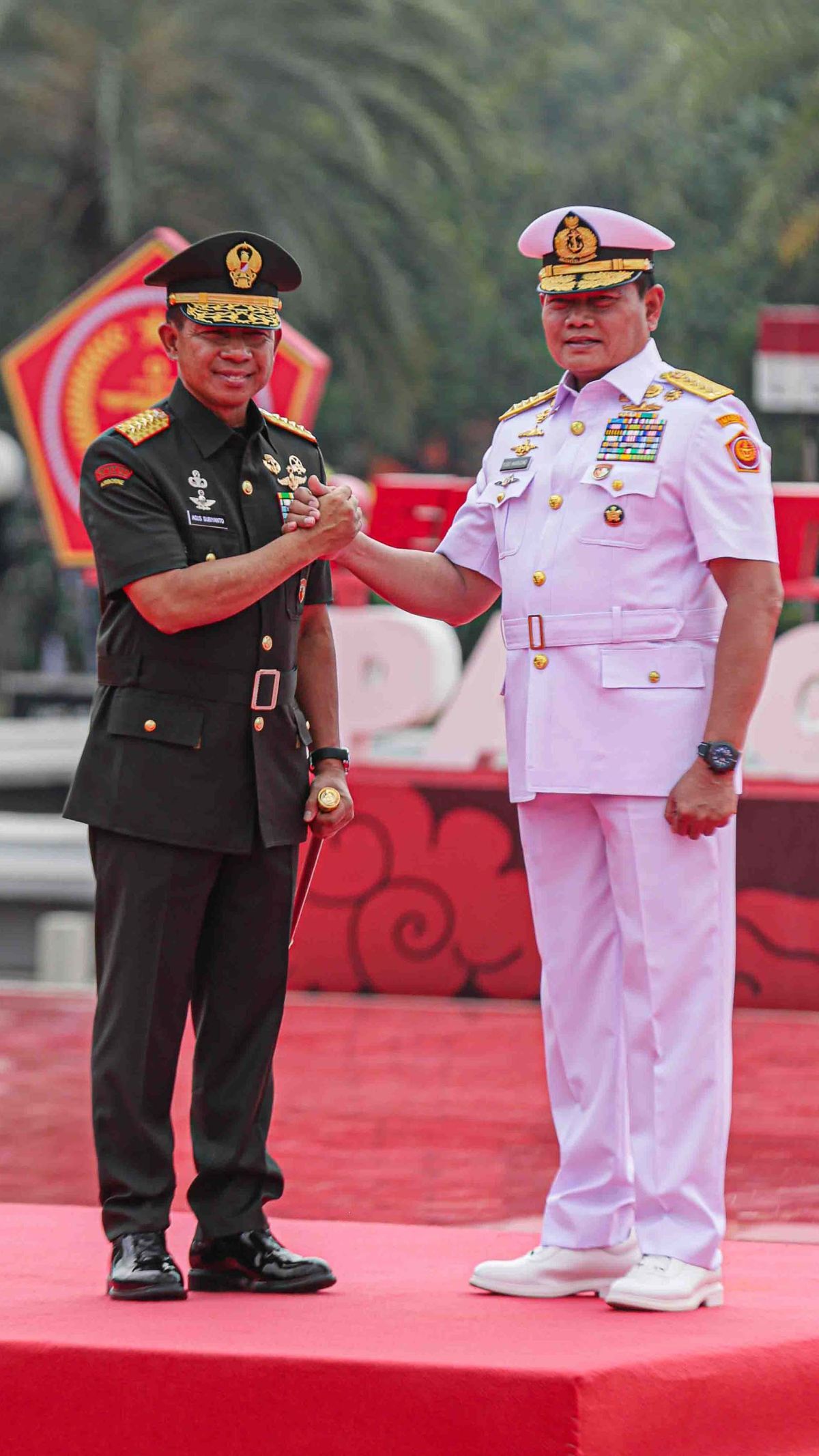 FOTO: Momen Laksamana Yudo Margono Resmi Serahkan Jabatan Panglima TNI ke Jenderal Agus Subiyanto