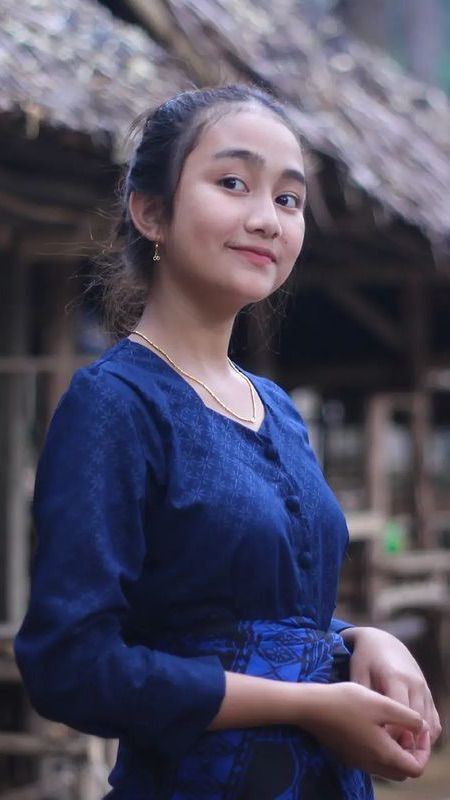 Potret Cantik Rumsyah Baduy, Gadis Baduy Luar yang Viral dan Curi Perhatian