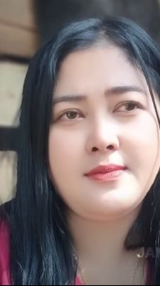 Sambil Meneteskan Air Mata, Janda Cantik Ini Ditinggalkan Suami Saat Hamil