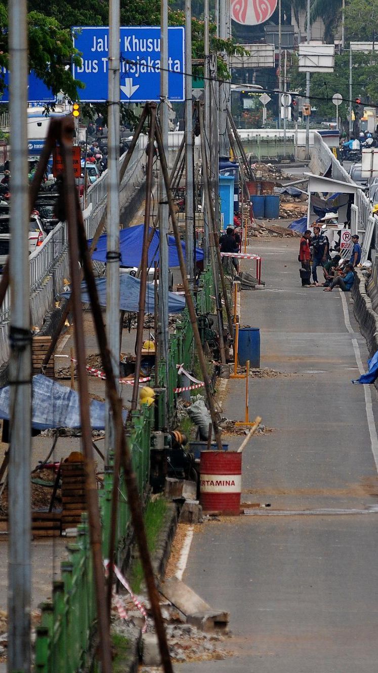 FOTO: Memantau Progres LRT Phase 1B Velodrome-Manggarai yang Menelan Dana Rp5,5 Triliun