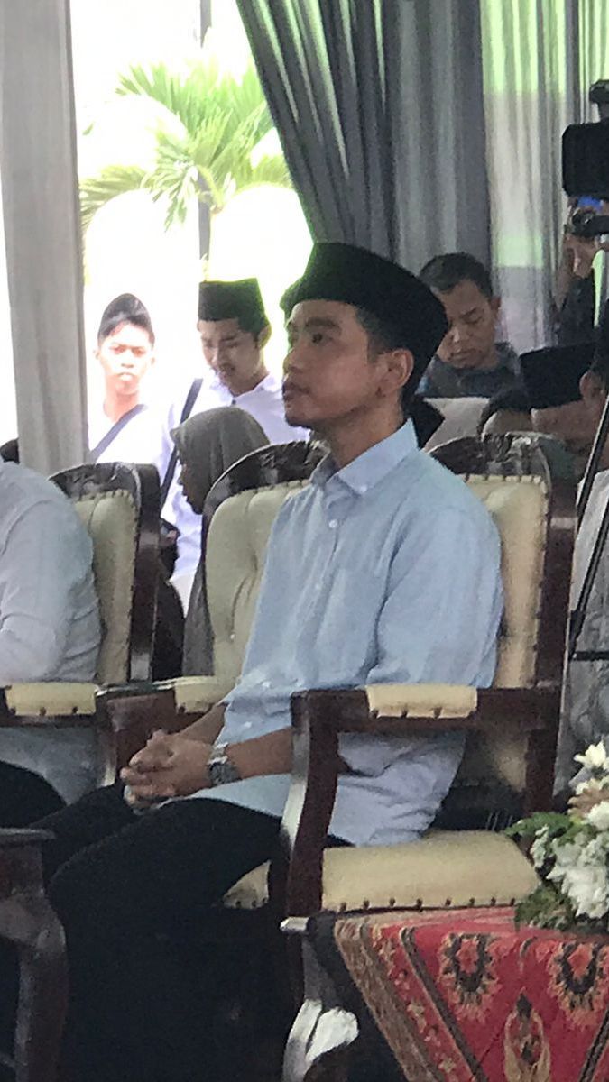 Tak Dampingi Prabowo Diskusi dengan Mahasiswa di Surabaya, Ternyata Gibran Ada di Pesantren Ini