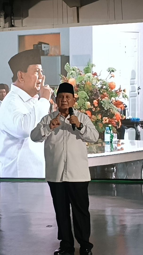 Momen Capres Prabowo Joget Gemoy di Acara Dialog Muhammadiyah