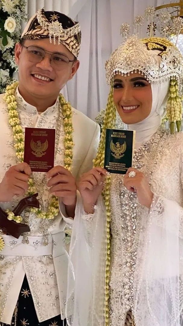 10 Potret Cantik Nadya Mustika di Momen Pernikahan dengan Iqbal Rosadi, Penampilannya Bikin Pangling