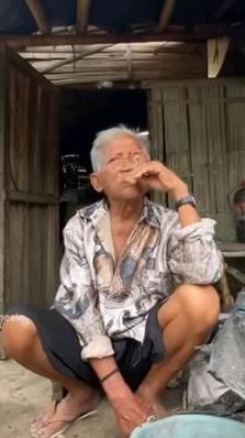 Pulang dari Transmigrasi, Pria Gunungkidul Ini Memilih Hidup Sendiri di Gubuk Pinggir Jurang Tepi Laut