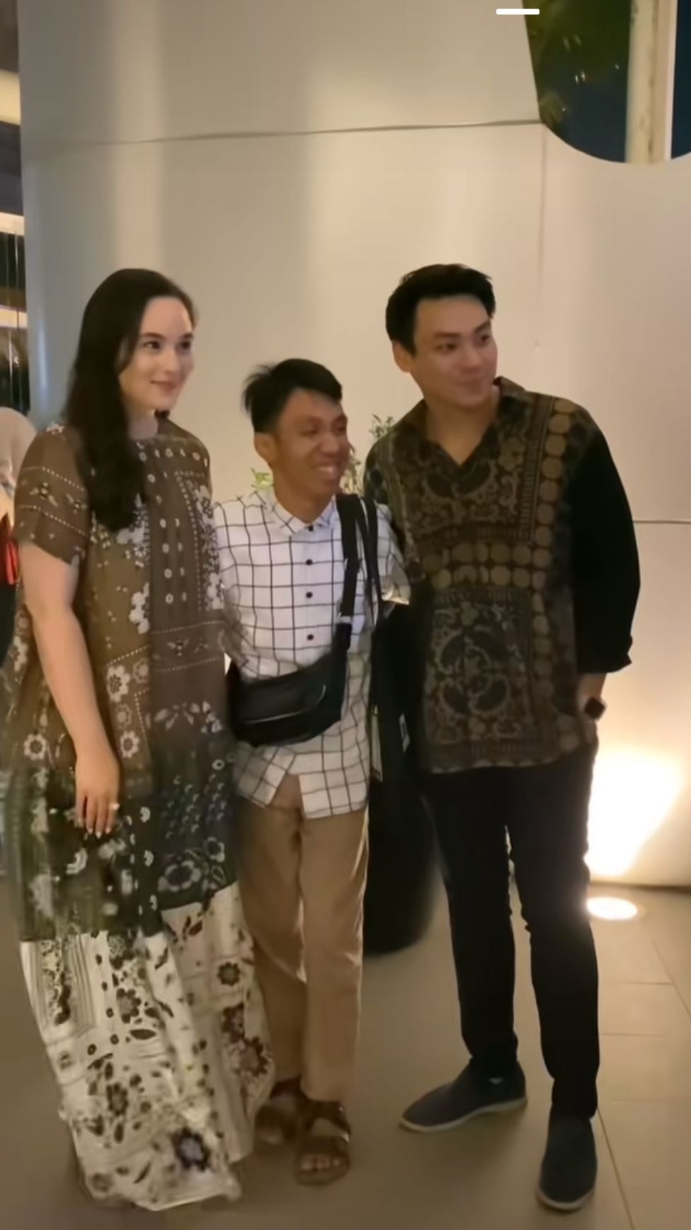 Pesona Chelsea Islan Pakai 'Daster' Cantiknya Tak Ada Lawan, Ketemu Fans Ramahnya Minta Ampun