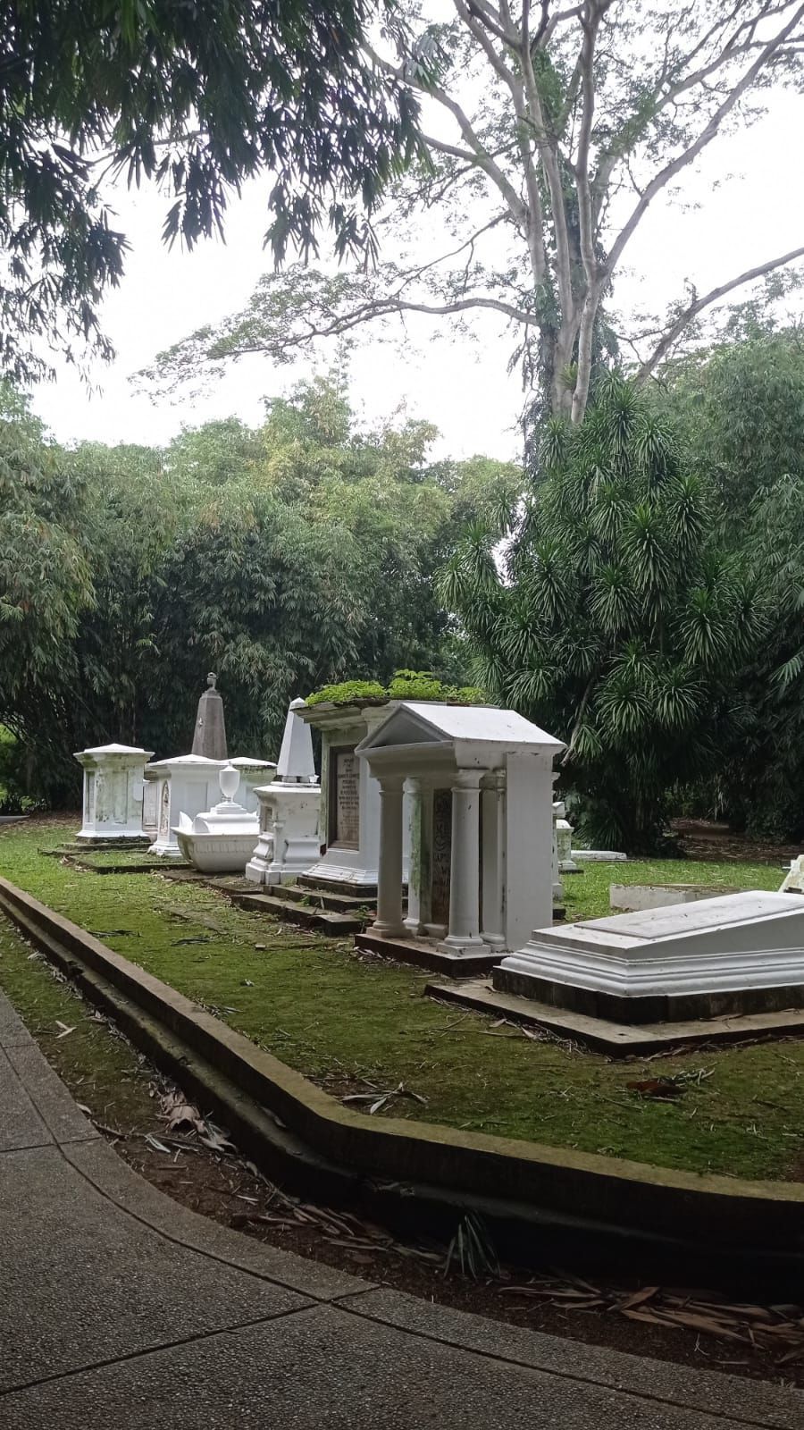 Misteri Satu Makam Dengan 2 Nama di Kuburan Belanda Kebun Raya Bogor