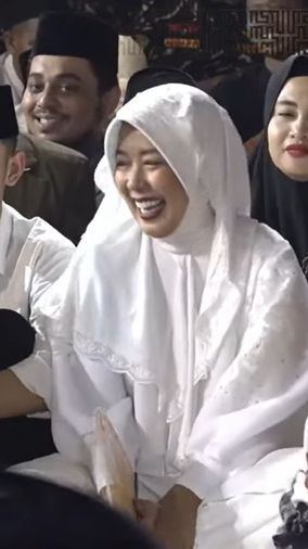 10 Potret Soimah Tampil Berhijab Beda Banget dan Bikin Pangling, Netizen 'Auranya Memancar Masyaallah'