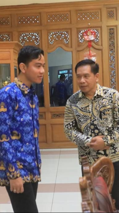 Menengok Aktivitas Cawapres Gibran di Hari Kedua Kampanye, Masih Ngantor Hadiri Upacara Hari Korpri