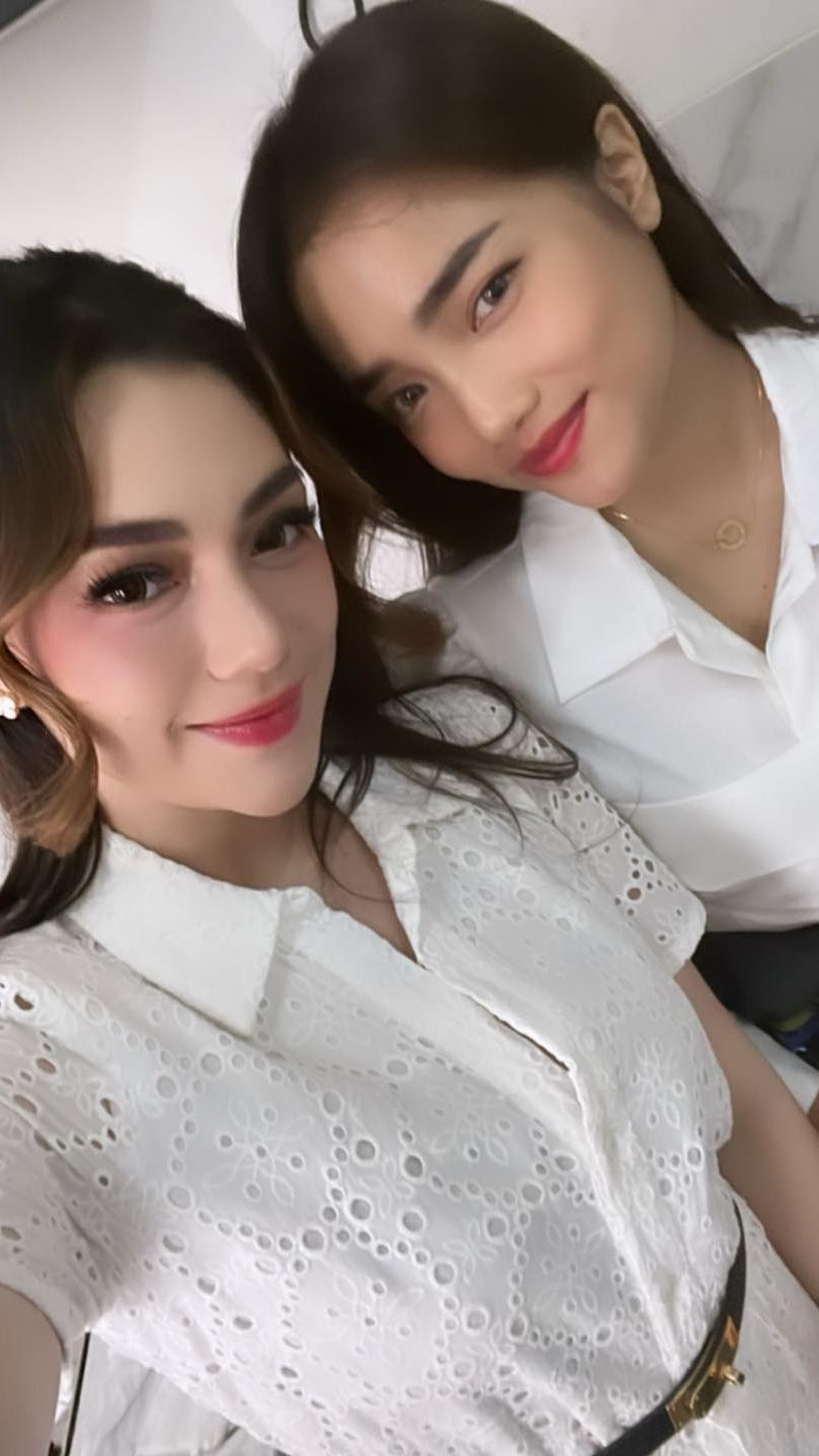 Foto Bareng Fuji, Celine Evaangelista 'Lancar Ya Ti Sampai Hari H'