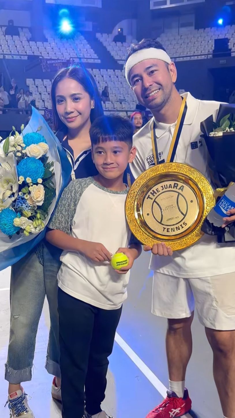 Raffi Ahmad Menang Tenis Lawan Taufik Hidayat, ini Momen Kemenangannya