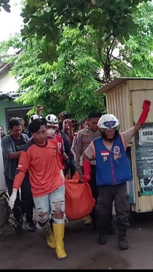 Suara Benturan ke Tembok dan Pukulan Kursi Iringi Embusan Napas Terakhir Sutrisno