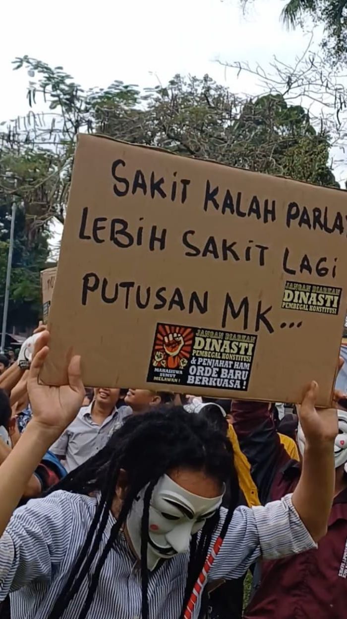 FOTO: Ratusan Mahasiswa di Medan Unjuk Rasa Tolak Politik Dinasti