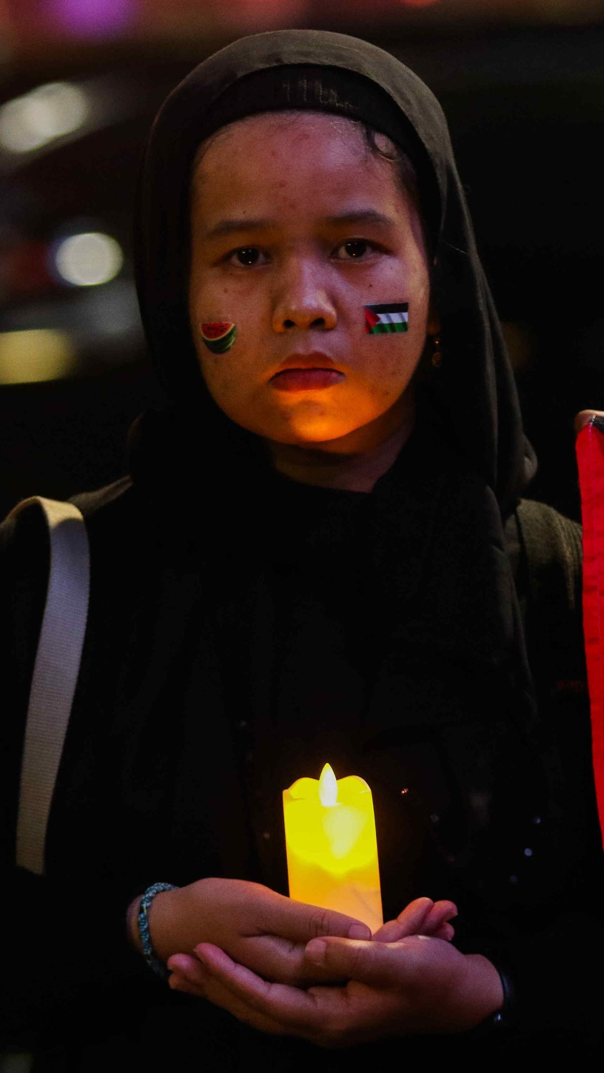 FOTO: Aktivis Greenpeace Gelar Aksi Solidaritas Dukung Palestina di Bundaran HI