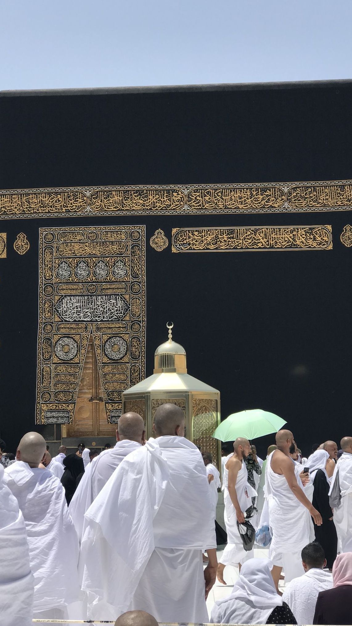 Ratusan Jemaah Ditelantarkan Travel Umrah di Tanah Suci: Bayar Rp35 Juta, Tapi Tak Ada Tiket Pulang