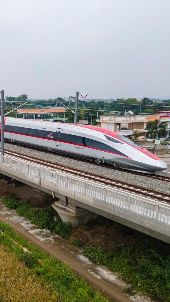 Viral Stasiun Kereta Cepat Halim Bocor saat Hujan Deras, Begini Penjelasan PT KCIC