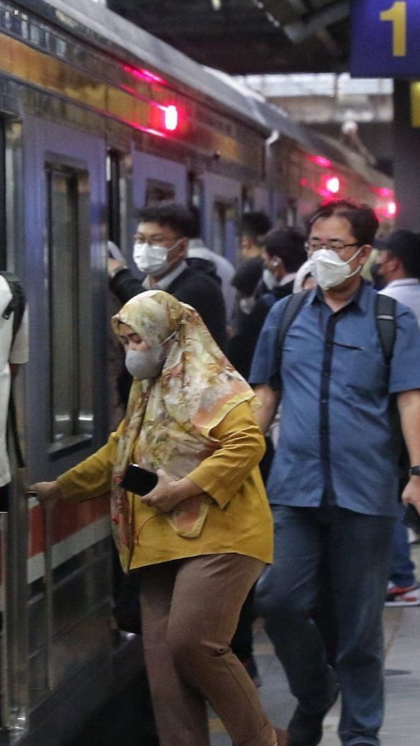 Habiskan Anggaran Rp2,2 Triliun, KAI Commuter Bakal ‘Dandani’ 19 Rangkaian KRL Jabodetabek