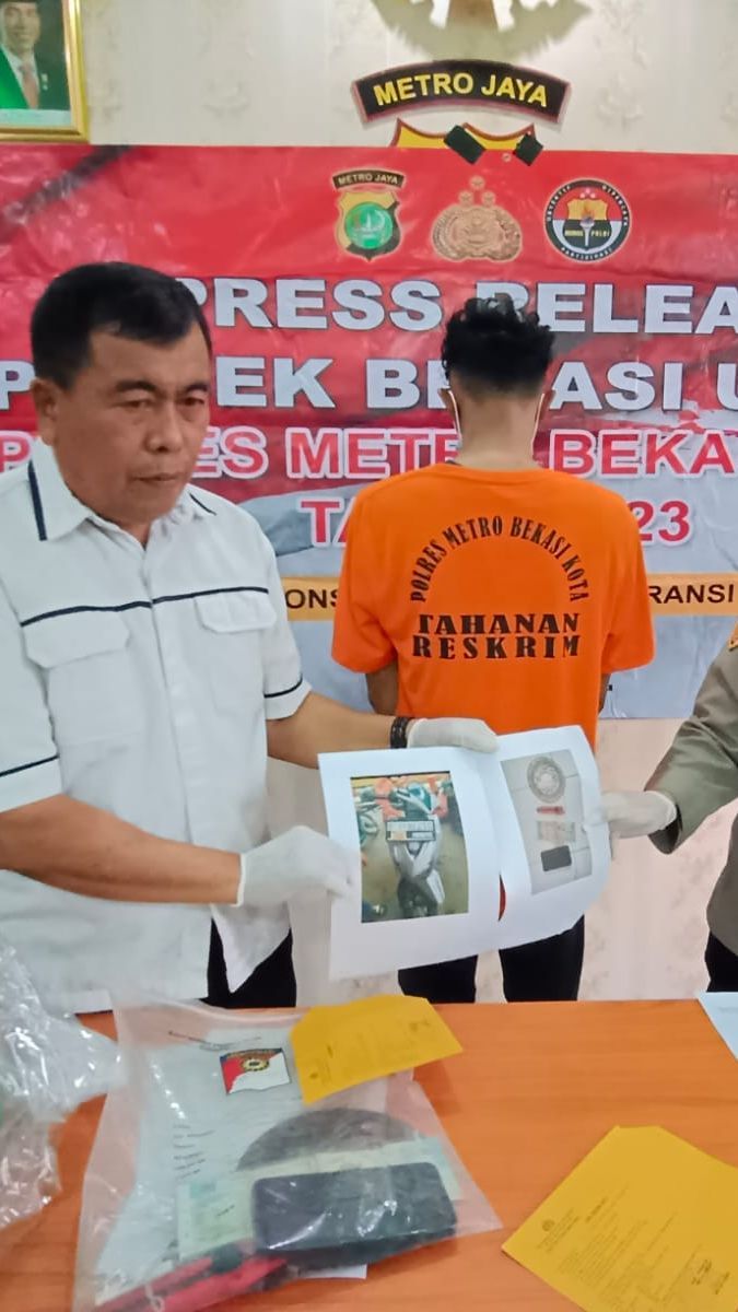 Ngeri! Dua Pengemudi Ojol Duel di Bekasi, Saling Tusuk Pakai Pisau dan Piringan Cakram