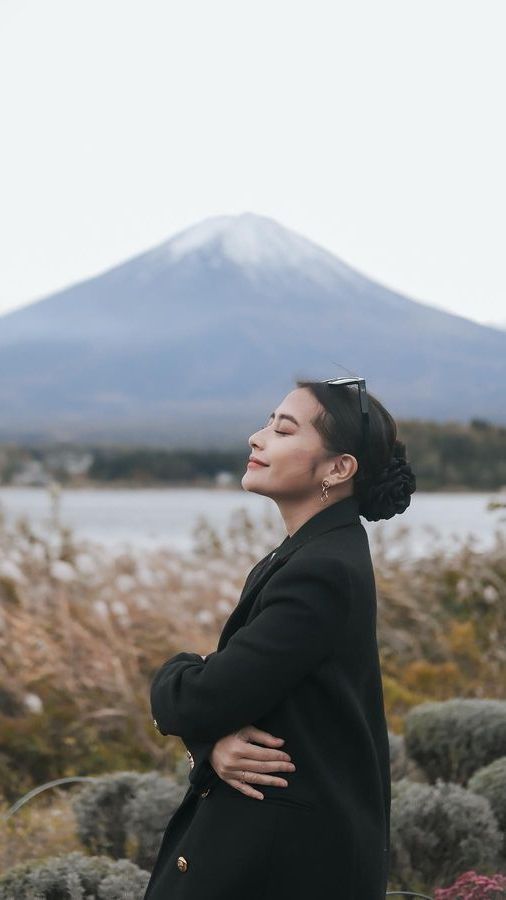 10 Potret Cantik Prilly Latuconsina Jalan-jalan di Jepang, Netizen 'Kenapa Kamu Cakep Terus'