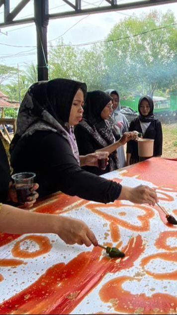 Tingkatkan Kualitas SDM, Disperindagkop-UKM Kabupaten Paser Latih 40 Warga Membuat Batik