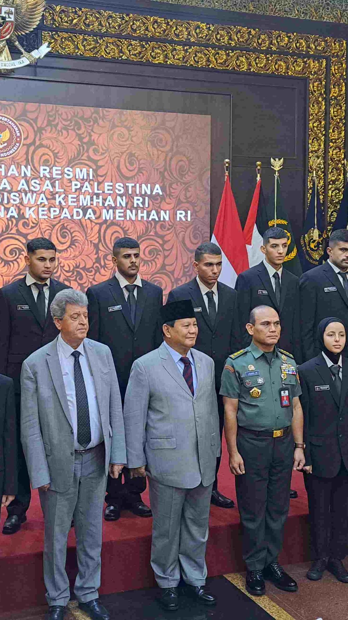 Prabowo Terima 22 Mahasiswa Palestina untuk Sekolah di Unhan: Kami Yakin Pada Saatnya jadi Pemimpin