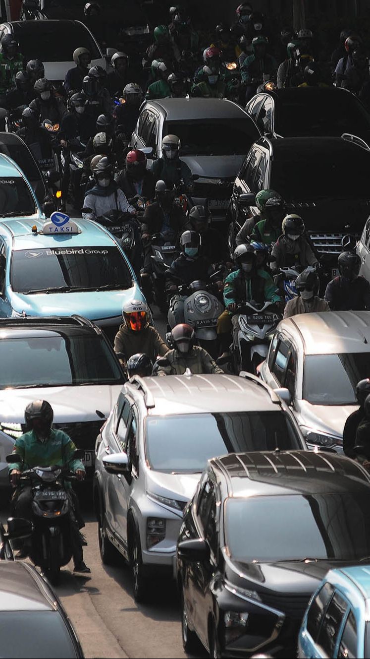 FOTO: Tingkat Pengangguran di DKI Jakarta Turun 0,65 Persen