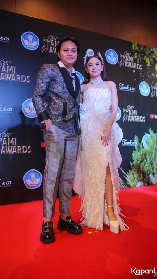 Novia Bachmid Curi Perhatian, Berikut 10 Potret Penampilan Musisi di Red Carpet AMI Awards 2023