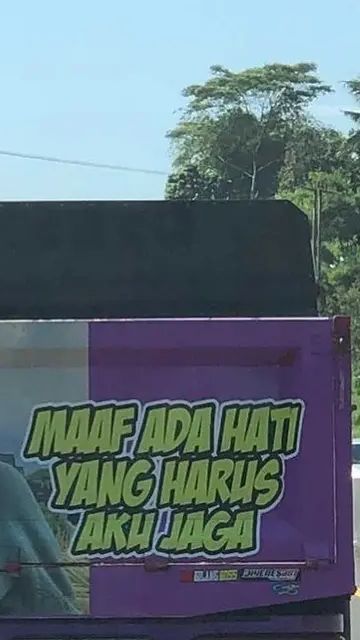 Foto: Beragam Kutipan Unik Tertulis di Mobil Truk, Jadi Bikin Senyum saat Kena Macet