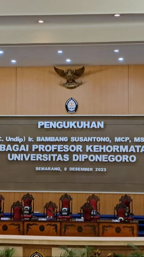 UNDIP Anugerahi Bambang Susantono Gelar Profesor Kehormatan Bidang Keahlian Kota Layak Huni dan Berkelanjutan