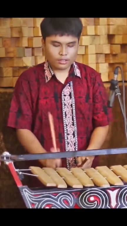 Disebut Pianonya orang Batak, Intip Keunikan Alat Musik Kayu Garantung yang Melegenda