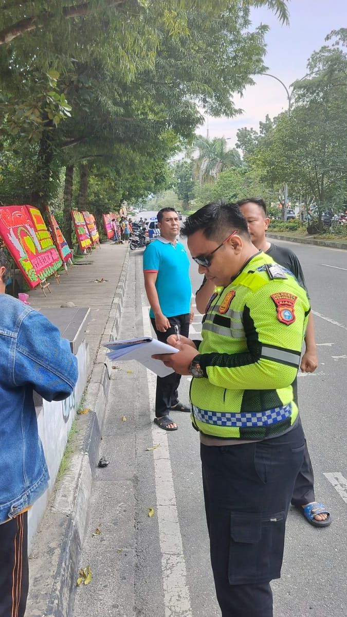 Sedang Menyetir Serangan Jantung, Dokter di Pekanbaru Meninggal dan Tabrak Penyapu Jalan