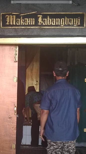 Kerap Jadi Tempat Ziarah, Begini Kisah di Balik Makam Jabang Bayi Kesambi Cirebon