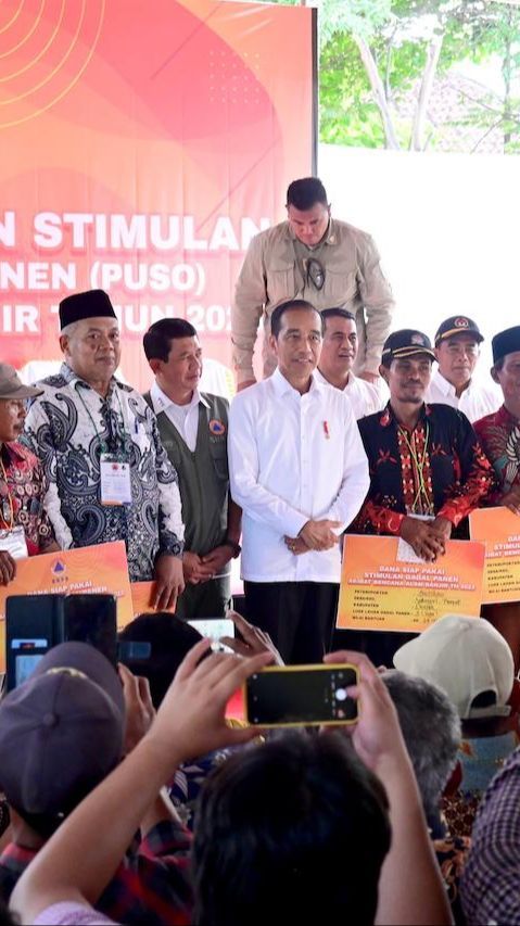 Jokowi Salurkan BLT ke Petani Terdampak Puso, Bantuan Rp8 Juta Per 1 Hektare