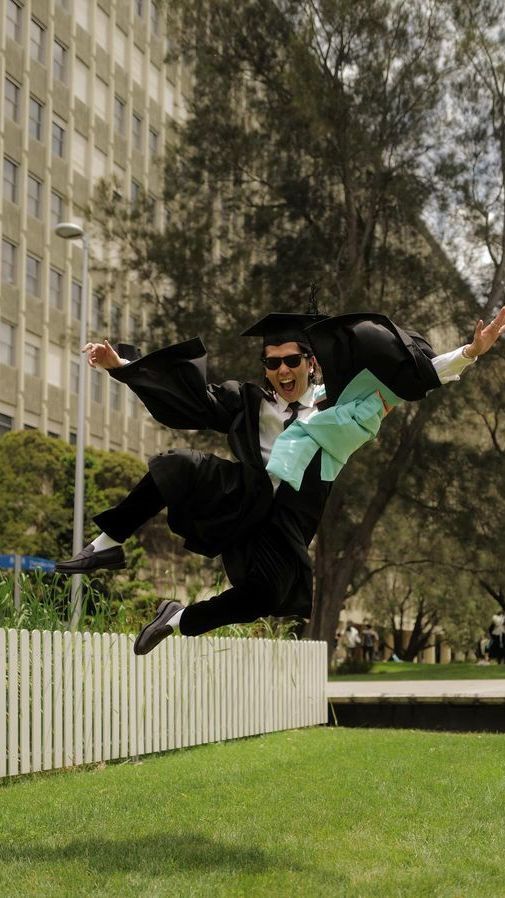 Foto-foto Iqbaal Ramadhan saat Prosesi Wisuda, jadi Lulusan Universitas Top di Australia