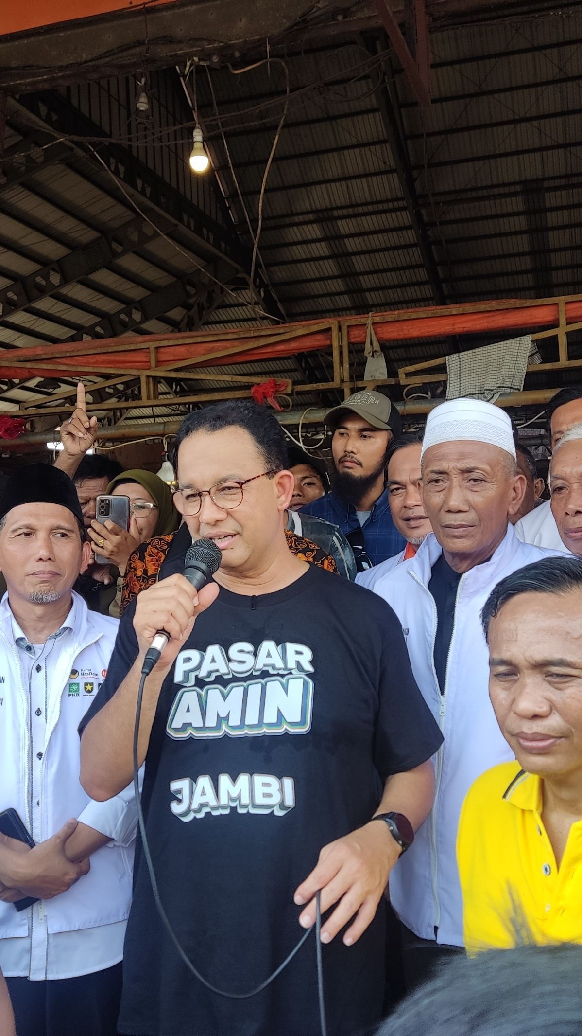 Di Depan Pedagang Pasar, Anies Tawarkan Contract Farming Ganti Ketergantungan Impor