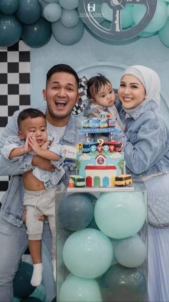 Potret Kesha Ratuliu dan Keluarga Nikmati Liburan di Bali, 'Birthday Trip' Anak Sulung yang Genap Berusia 2 Tahun