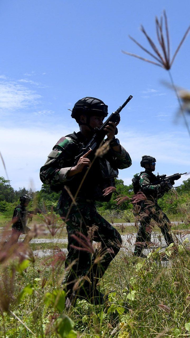 Kehabisan Peluru, Prajurit Kopassus Cabut Pisau Komando Tewaskan 6 Musuh di Medan Tempur