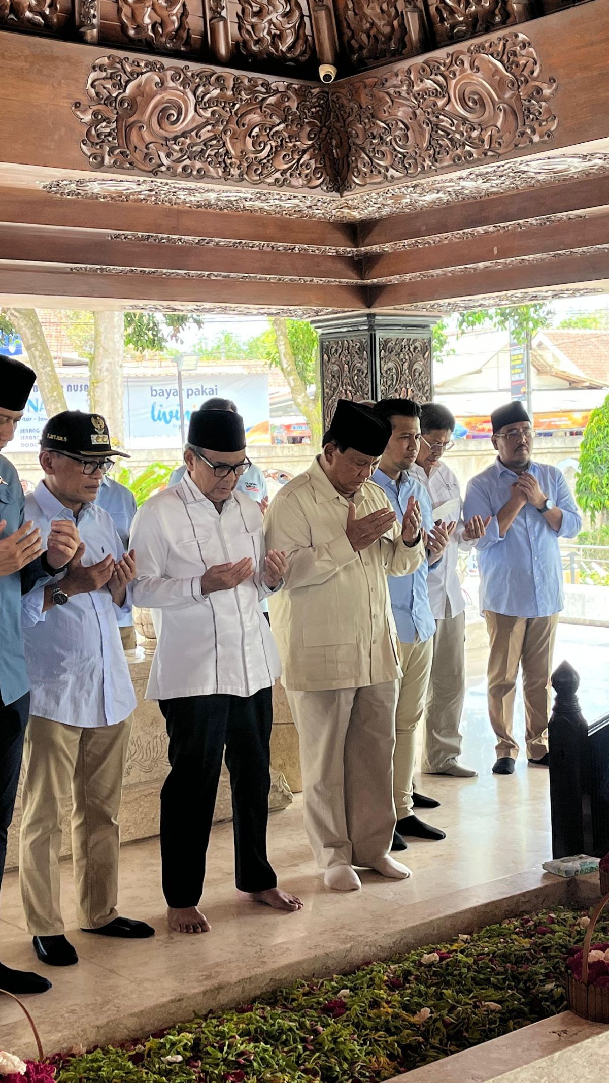 Ziarah ke Makam Bung Karno di Blitar, Prabowo: Beliau Proklamator dan Pahlawan