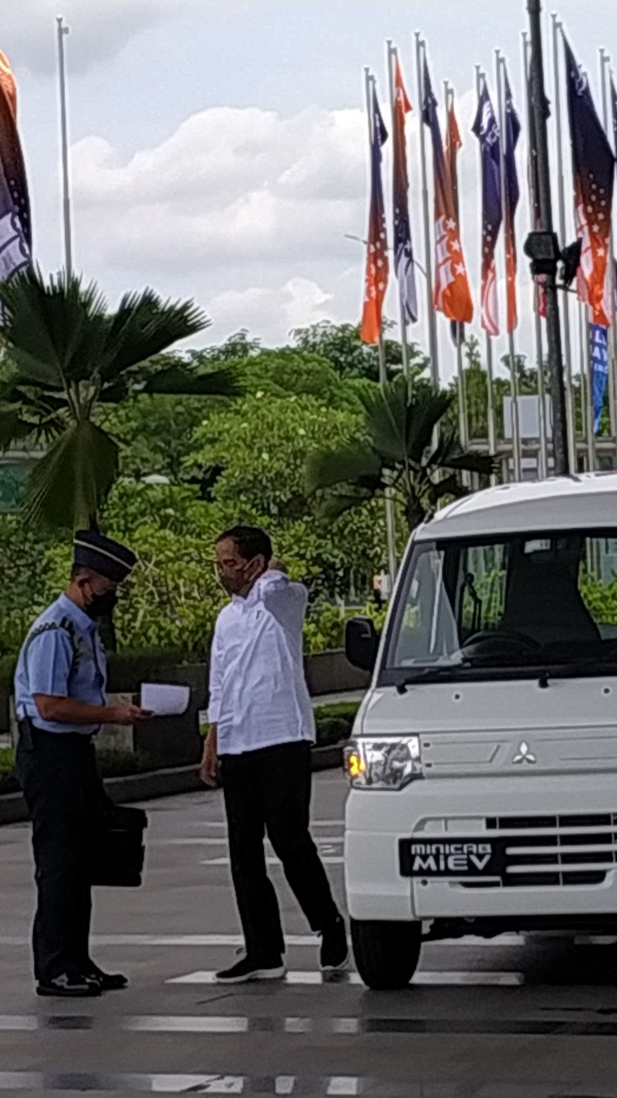 Mobil Listrik Makin Banyak Dirakit di Indonesia, Terbaru Mitsubishi L100 EV