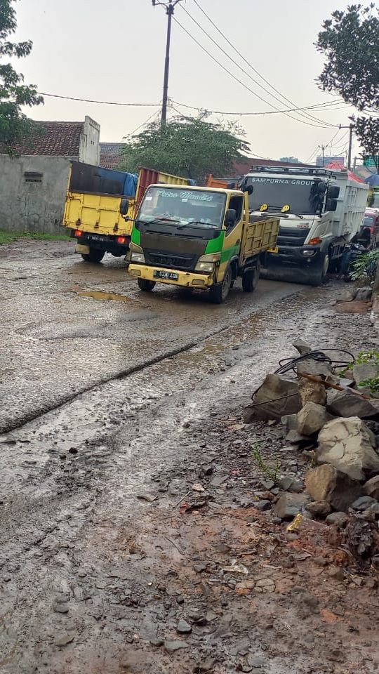 Kondisi Jalan Rusak Berat, Harta Kekayaan Camat Parung Panjang Kini jadi Sorotan