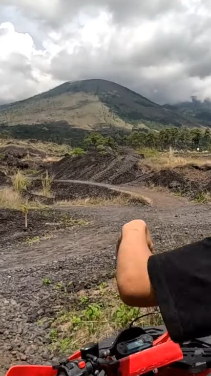 Sensasi Mengendarai ATV di Desa Wisata Pananjung Garut, Cara Lain Menikmati Indahnya Gunung Guntur