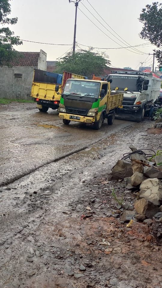 Truk Tambang di Parungpanjang 'Makan' Korban, Bupati ke TNI-Polri & Pemerintah Pusat: Saya Mohon Bantu Kami